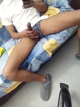 Snapshot of mehdi-l7away chatting on 02-28-26, 02:40 mehdi-l7away online show from 02-28-26, 02:40