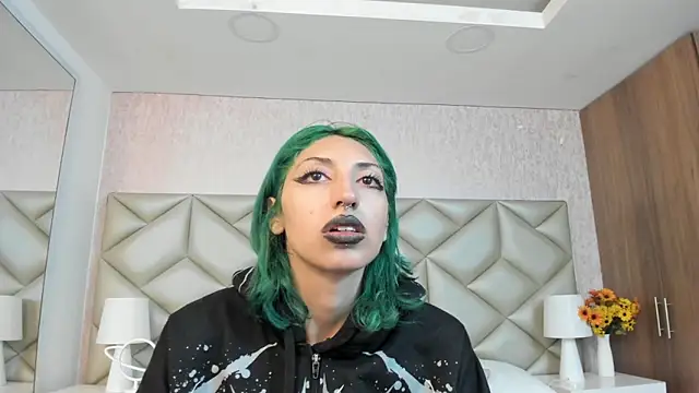 Im gaia online show from 09-22-25, 12:29