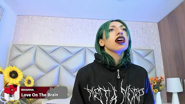 Im gaia online show from 11-24-25, 12:27