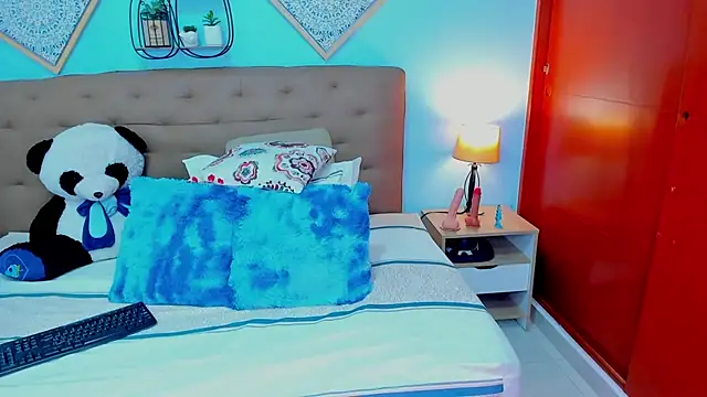 Snapshot of Edelaine_rogers chatting on 02-12-26, 01:33 Edelaine rogers online show from 02-12-26, 01:33