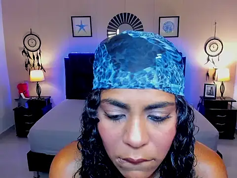 Edelaine rogers online show from 04-22-26, 05:10