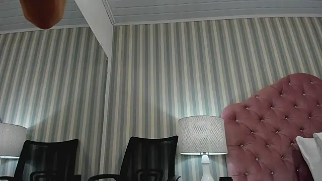 Snapshot of HazelMoret chatting on 02-27-25, 03:15 HazelMoret online show from 02-27-25, 03:15