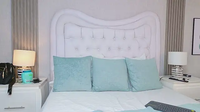 HazelMoret online show from 02-21-26, 03:18