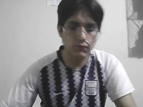 Snapshot of HardDick2 chatting on 06-28-26, 01:44 HardDick2 online show from 06-28-26, 01:44