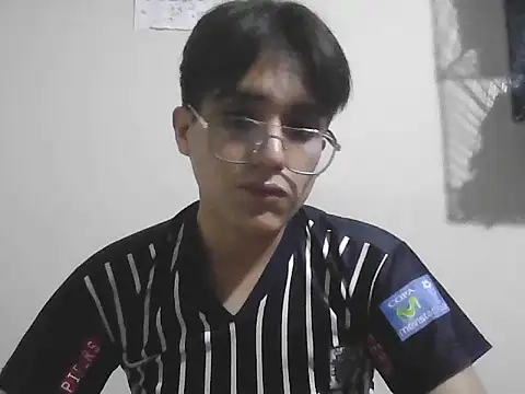 Snapshot of HardDick2 chatting on 07-17-26, 05:03 HardDick2 online show from 07-17-26, 05:03