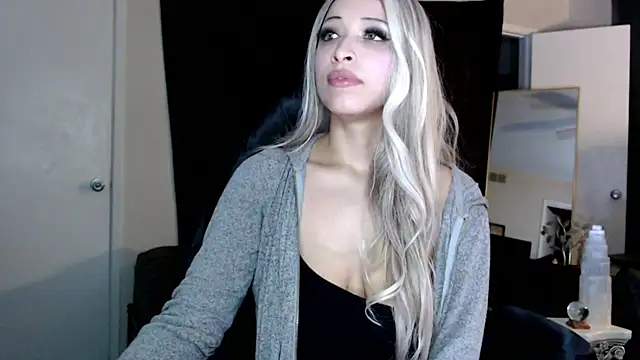 liadivina online show from 03-12-25, 07:46