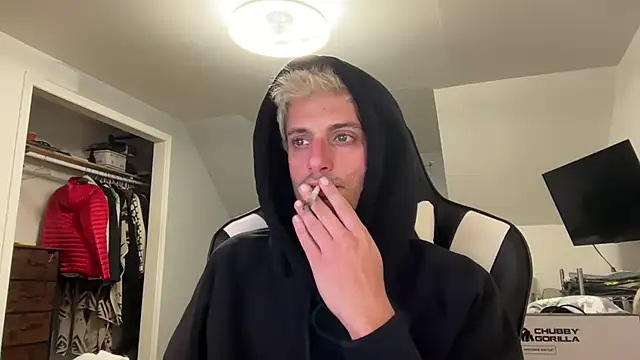 Snapshot of Dylansd chatting on 01-25-25, 11:11 Dylansd online show from 01-25-25, 11:11