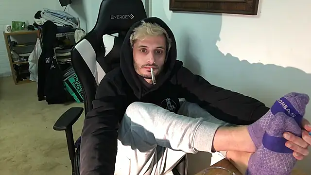 Snapshot of Dylansd chatting on 03-04-25, 06:47 Dylansd online show from 03-04-25, 06:47