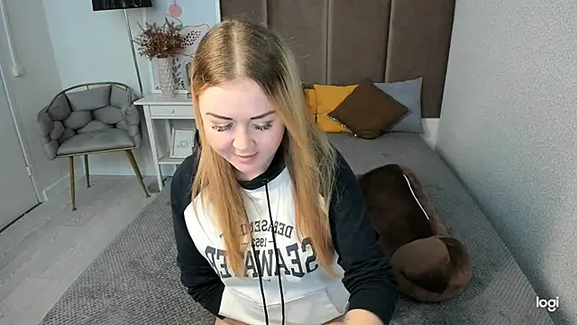 Snapshot of BettyBloom69 chatting on 10-31-25, 04:46 BettyBloom69 online show from 10-31-25, 04:46