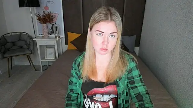 Snapshot of BettyBloom69 chatting on 11-24-25, 04:45 BettyBloom69 online show from 11-24-25, 04:45