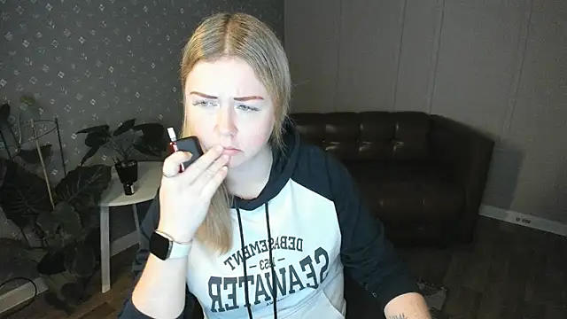 Snapshot of BettyBloom69 chatting on 11-26-25, 04:57 BettyBloom69 online show from 11-26-25, 04:57