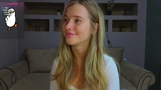 Snapshot of LinaCristonsen chatting on 11-06-25, 03:24 LinaCristonsen online show from 11-06-25, 03:24