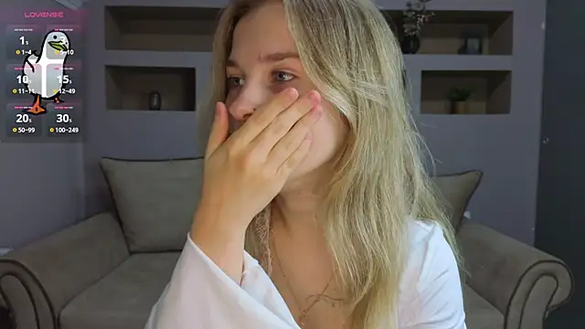 Snapshot of LinaCristonsen chatting on 11-09-25, 03:32 LinaCristonsen online show from 11-09-25, 03:32