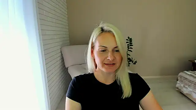 Snapshot of Alicee_Gracee chatting on 09-23-25, 08:06 Alicee Gracee online show from 09-23-25, 08:06