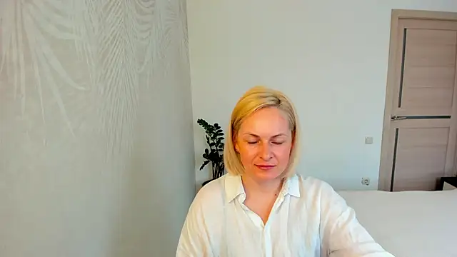 Alicee Gracee online show from 04-22-26, 08:28