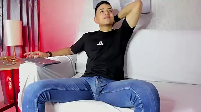Snapshot of Lucii_fer_ chatting on 02-12-25, 11:29 Lucii fer online show from 02-12-25, 11:29