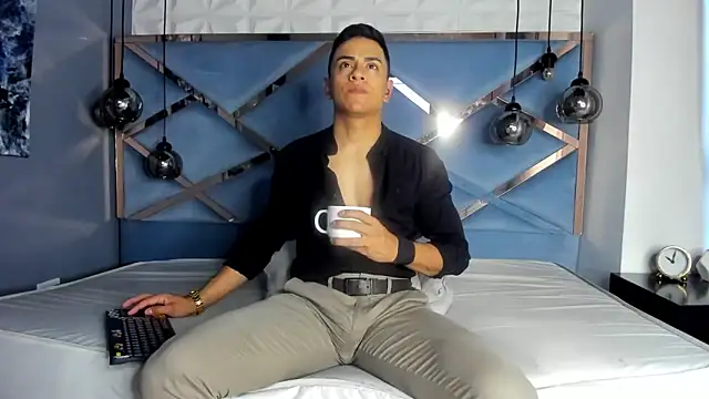 Lucii fer  online show from 11-22-25, 11:42