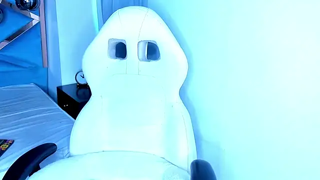 Lucii fer  online show from 11-25-25, 11:32