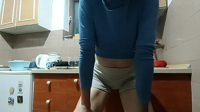 Snapshot of beaverwoman chatting on 06-16-26, 09:06 beaverwoman online show from 06-16-26, 09:06
