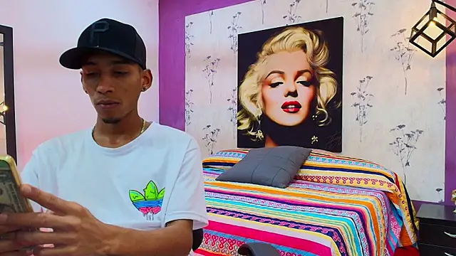 Snapshot of alejandro_king1 chatting on 02-24-25, 12:48 alejandro king1 online show from 02-24-25, 12:48