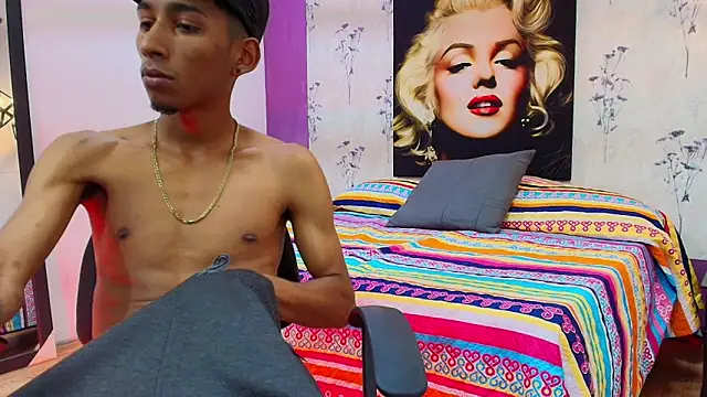 Snapshot of alejandro_king1 chatting on 02-24-25, 03:53 alejandro king1 online show from 02-24-25, 03:53