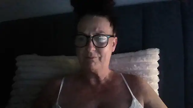Snapshot of Tillieuk chatting on 06-30-26, 09:05 Tillieuk online show from 06-30-26, 09:05