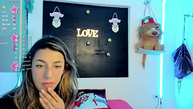 Snapshot of queen-natty chatting on 12-04-24, 07:50 queen-natty online show from 12-04-24, 07:50