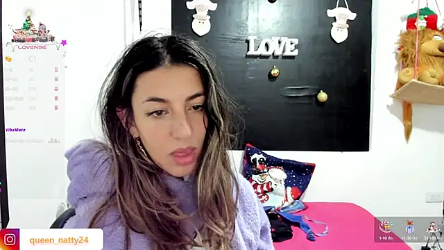 Snapshot of queen-natty chatting on 12-28-24, 07:00 queen-natty online show from 12-28-24, 07:00