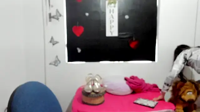 Snapshot of queen-natty chatting on 03-13-25, 02:01 queen-natty online show from 03-13-25, 02:01