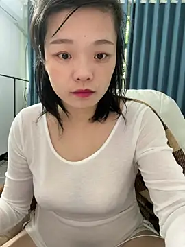 Snapshot of Bella0815 chatting on 12-26-24, 02:33 Bella0815 online show from 12-26-24, 02:33