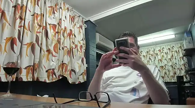 tilobinder online show from 12-27-24, 02:22