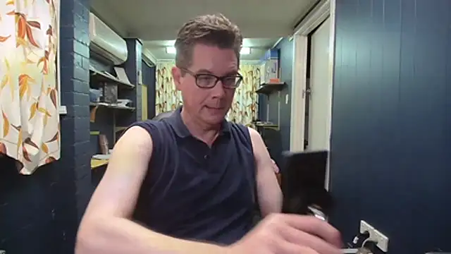 tilobinder online show from 10-25-25, 01:40