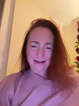 Snapshot of LouiseTswing chatting on 01-02-25, 08:13 LouiseTswing online show from 01-02-25, 08:13