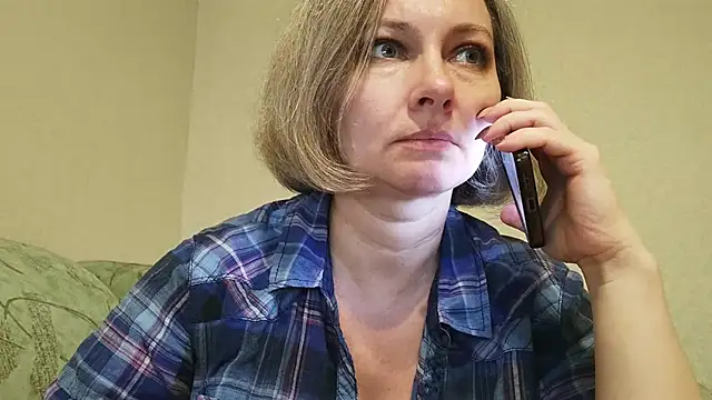 Snapshot of EdithManning chatting on 01-20-25, 08:41 EdithManning online show from 01-20-25, 08:41