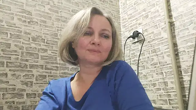 Snapshot of EdithManning chatting on 02-11-25, 06:33 EdithManning online show from 02-11-25, 06:33