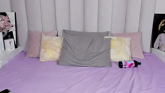 MiaKarlos online show from 04-06-26, 01:36