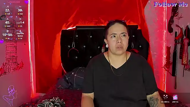 Snapshot of katieeandsharonn chatting on 12-17-25, 11:49 katieeandsharonn online show from 12-17-25, 11:49