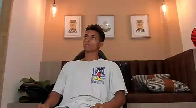 Snapshot of wolf_james123 chatting on 02-15-25, 06:12 wolf james123 online show from 02-15-25, 06:12