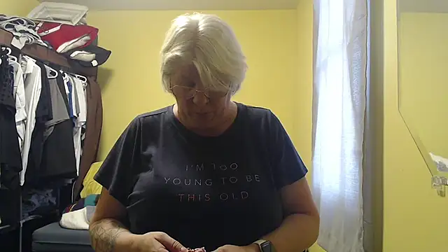 Snapshot of canadiancougar1965 chatting on 02-18-26, 04:25 canadiancougar1965 online show from 02-18-26, 04:25