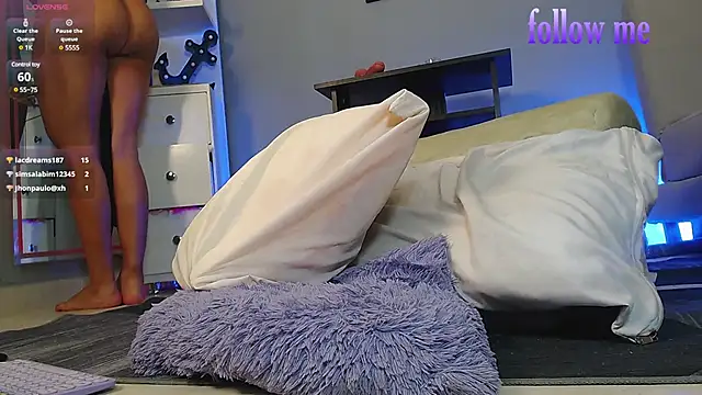 zoey-fox online show from 03-08-25, 04:12