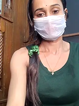 Snapshot of Oleevia chatting on 02-12-26, 09:15 Oleevia online show from 02-12-26, 09:15