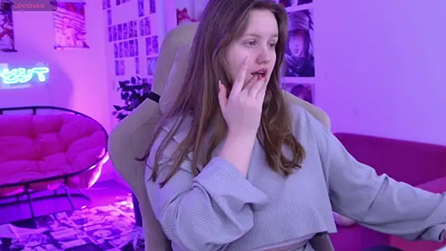 Snapshot of KellyPoter chatting on 12-21-25, 09:05 KellyPoter online show from 12-21-25, 09:05