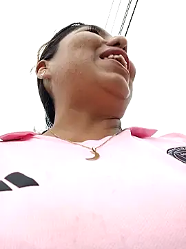 Snapshot of Karol-kamila19 chatting on 01-05-25, 01:04 Karol-kamila19 online show from 01-05-25, 01:04