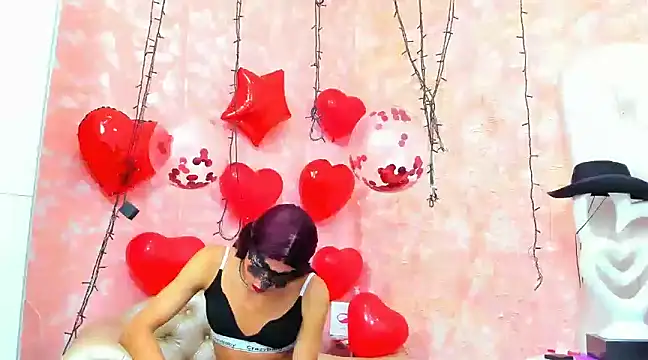 Snapshot of NahomiWhitel chatting on 02-06-25, 03:09 NahomiWhitel online show from 02-06-25, 03:09