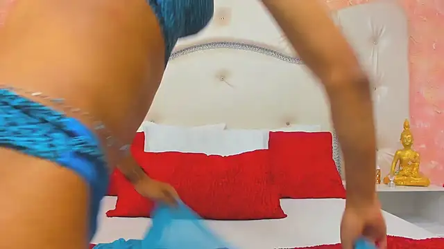 Snapshot of NahomiWhitel chatting on 03-05-25, 06:45 NahomiWhitel online show from 03-05-25, 06:45