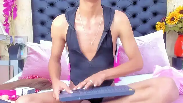 Snapshot of NahomiWhitel chatting on 09-10-25, 02:50 NahomiWhitel online show from 09-10-25, 02:50