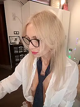 Mila Lovi online show from 02-13-26, 10:44