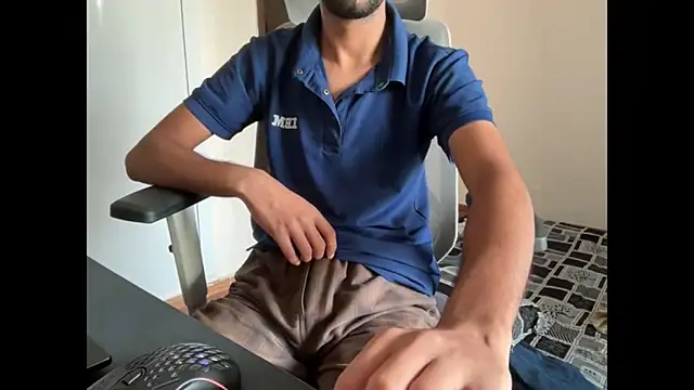 Snapshot of meatycronn chatting on 10-15-25, 07:52 meatycronn online show from 10-15-25, 07:52