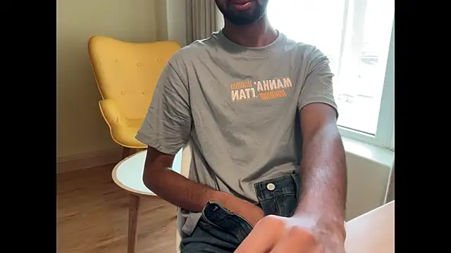 Snapshot of meatycronn chatting on 10-28-25, 05:11 meatycronn online show from 10-28-25, 05:11