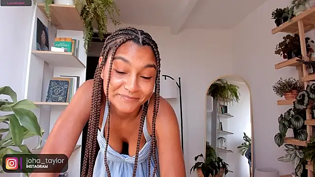 Snapshot of Johaphyton chatting on 01-12-25, 01:37 Johaphyton online show from 01-12-25, 01:37